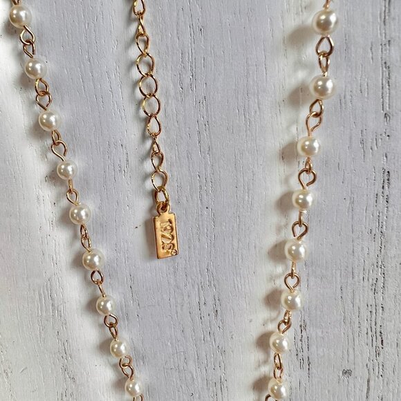 CAMEO Necklace, 1928 Brand Victorian Style Cameo Faux Pearl Necklace, Cameo - Picture 3 of 11